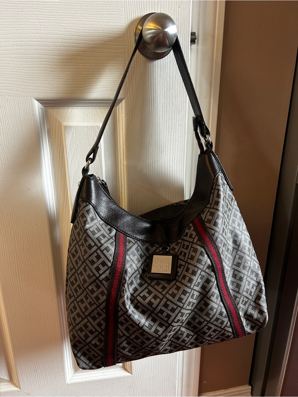 Gray Patterned Shoulder Bag with Red Trim Tommy Hilfiger